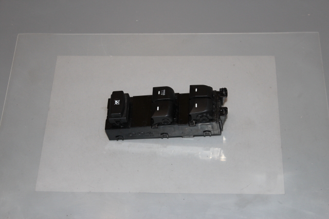 Hyundai I30 Window Switch Front Drivers Side Hyundai I30 13 Petrol 1 4l 12 17 Manual 6 Speed 5 Door 15 Inch Wheels Car Parts Cork Gerlan Car Parts Top Quality Car Parts Ireland